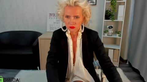 Luna Lady online show from May 26, 8:54 am