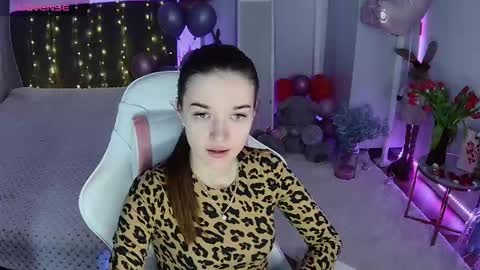 Snapshot of ann_woood chatting on March 10, 7:24 am ann_woood online show from March 10, 7:24 am