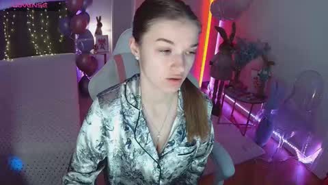 Snapshot of ann_woood chatting on March 23, 7:01 am ann_woood online show from March 23, 7:01 am