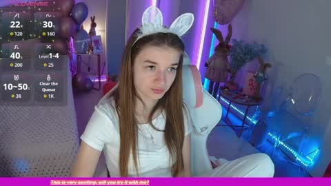 Snapshot of ann_woood chatting on March 27, 8:26 am ann_woood online show from March 27, 8:26 am