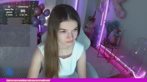 Snapshot of ann_woood chatting on April 2, 6:55 am ann_woood online show from April 2, 6:55 am