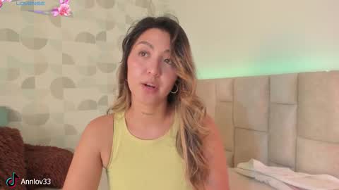 Snapshot of anna_loveu chatting on September 26, 9:52 pm Ana Lucia online show from September 26, 9:52 pm