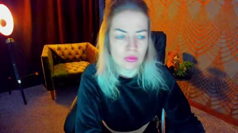 Snapshot of anna_snow9 chatting on April 2, 5:38 am anna_snow9 online show from April 2, 5:38 am
