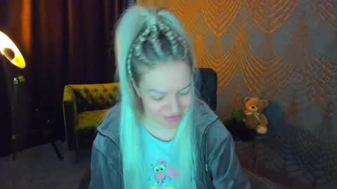 Snapshot of anna_snow9 chatting on April 27, 5:49 am anna_snow9 online show from April 27, 5:49 am