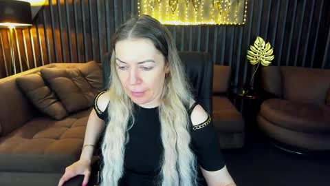 Snapshot of anna_snow9 chatting on May 17, 5:27 am anna_snow9 online show from May 17, 5:27 am