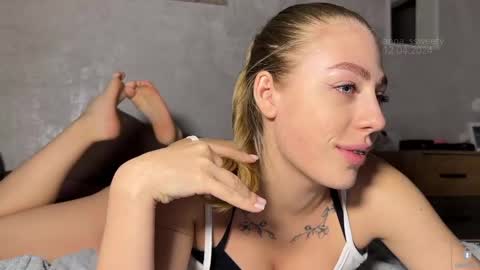 Anna  fansly anna sssweety online show from December 4, 2:59 pm