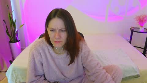 annaabels online show from October 11, 6:01 am