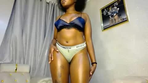 Snapshot of annabel038 chatting on February 5, 9:40 pm Annabel online show from February 5, 9:40 pm