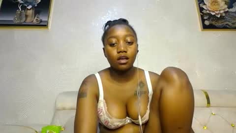 Snapshot of annabel038 chatting on February 9, 8:13 pm Annabel online show from February 9, 8:13 pm