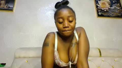 Snapshot of annabel038 chatting on February 9, 11:15 pm Annabel online show from February 9, 11:15 pm