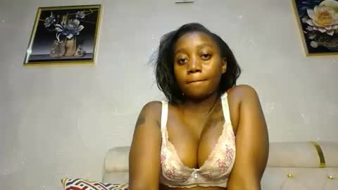 Snapshot of annabel038 chatting on February 13, 3:18 am Annabel online show from February 13, 3:18 am