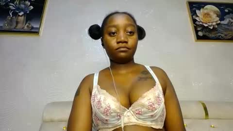 Snapshot of annabel038 chatting on February 18, 8:47 pm Annabel online show from February 18, 8:47 pm