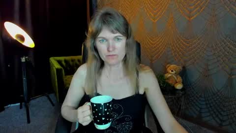 Annabel online show from May 16, 7:05 am