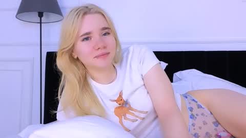 AnnaBelle online show from October 30, 2:35 am