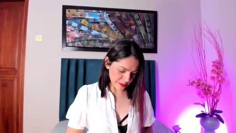 AnnaBrooks online show from March 15, 2:01 pm