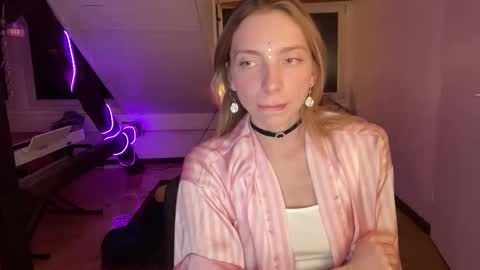 Anna Darko online show from May 4, 6:26 pm