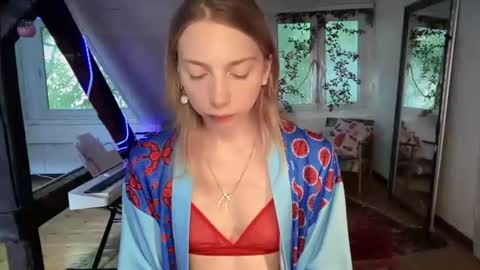 Anna Darko online show from July 25, 2:58 pm