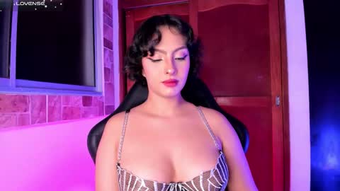 annafoox_ online show from November 30, 1:31 am