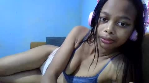 Snapshot of annah361037 chatting on July 10, 5:34 am annah361037 online show from July 10, 5:34 am