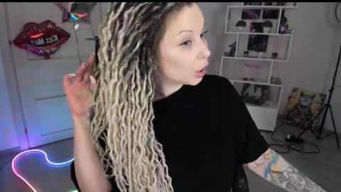 Anna online show from February 27, 4:07 pm