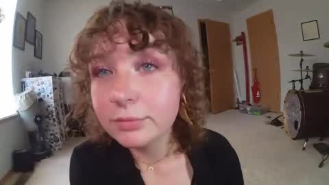 Snapshot of annarose999 chatting on June 26, 10:58 pm annarose999 online show from June 26, 10:58 pm