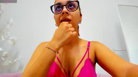 Anna online show from March 23, 1:48 pm