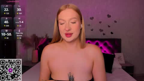 Snapshot of anne_leee chatting on October 1, 12:38 am Emma online show from October 1, 12:38 am