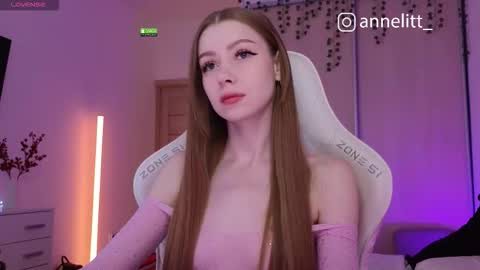 Snapshot of annelitt chatting on December 16, 8:14 pm annelitt online show from December 16, 8:14 pm