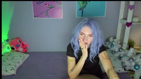 Snapshot of annetenet chatting on December 19, 10:13 am Annet online show from December 19, 10:13 am