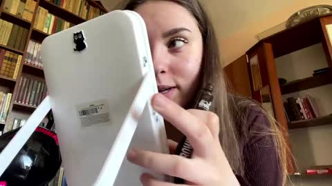 Snapshot of annettavictoria chatting on May 26, 8:43 am Aria online show from May 26, 8:43 am