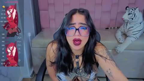 Snapshot of anni_acker_b chatting on February 10, 1:48 pm Anni acker b online show from February 10, 1:48 pm