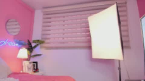 Snapshot of annia_dh chatting on September 24, 9:18 pm annia online show from September 24, 9:18 pm