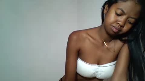 annica86 online show from May 30, 6:43 am