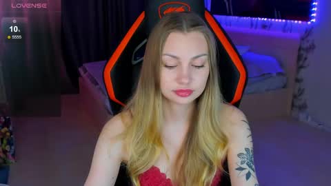 Annie online show from May 30, 1:14 am