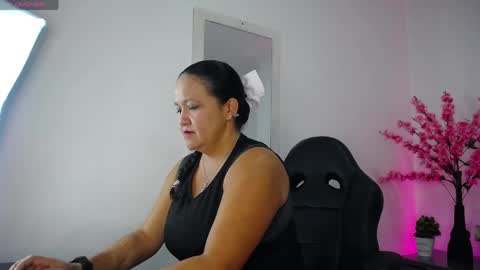 Snapshot of annie_carterr_ chatting on May 26, 12:34 pm annie_carterr_ online show from May 26, 12:34 pm