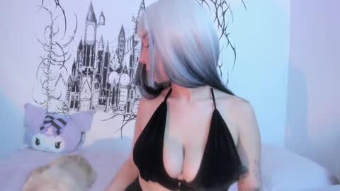 annie  online show from December 14, 6:13 am