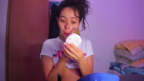 annie_rosse1017 online show from February 28, 1:23 pm