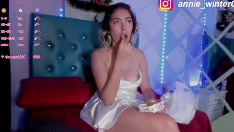 Annie online show from December 31, 6:27 am