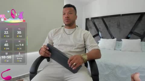 Annie and Stefan online show from October 22, 1:55 pm