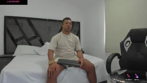 Annie and Stefan online show from October 25, 12:45 pm