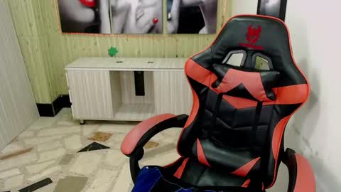 Anniee online show from January 17, 5:51 pm