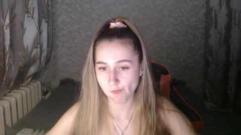 annieee_smith online show from December 14, 2:55 pm