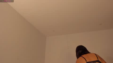 Snapshot of anniejasmin_ chatting on July 25, 11:08 am A N N I E online show from July 25, 11:08 am