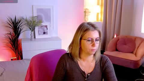 Annie online show from September 30, 5:56 am