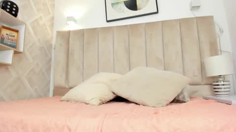 Annie Queen online show from February 4, 4:29 am