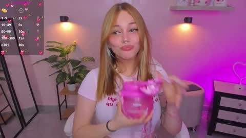 Snapshot of anniita_ chatting on March 2, 3:20 am VIVIANNA online show from March 2, 3:20 am