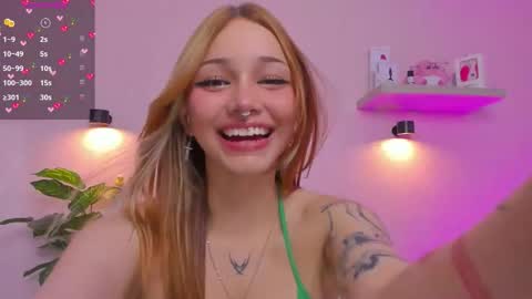 Snapshot of anniita_ chatting on March 3, 4:40 am VIVIANNA online show from March 3, 4:40 am
