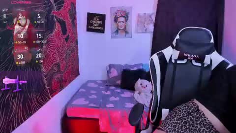 Snapshot of annika_03 chatting on July 18, 1:43 am Gise. online show from July 18, 1:43 am