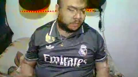 lion kennedy independent model moderator online show from October 29, 2:58 am