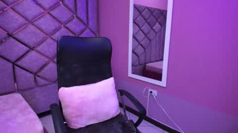 Anny online show from February 16, 6:59 pm